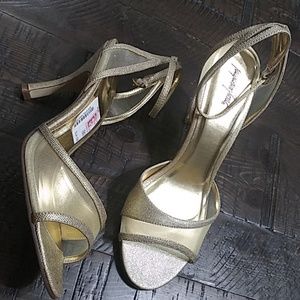 Jacqueline Farrar Vanity Gold